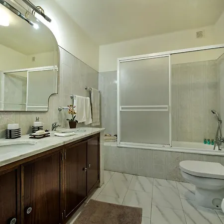 5br With Private Pool And Snooker *