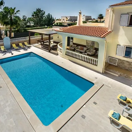 Вилла 5Br Villa With Private Pool And Snooker Room